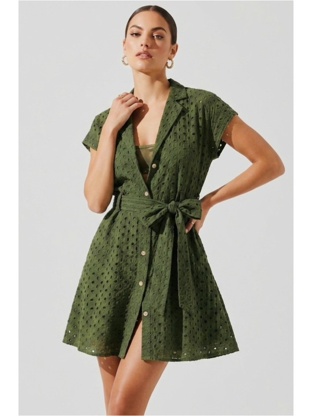 ZARA COTTON EMBROIDERED EYELET BUYYON-UP SHIRT DRESS MOSS GREEN
SIZE SMALL